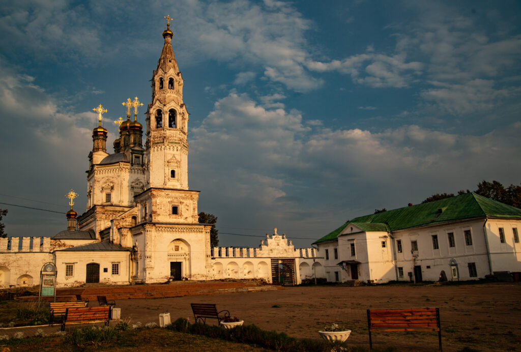 verkhoturie-troitsa